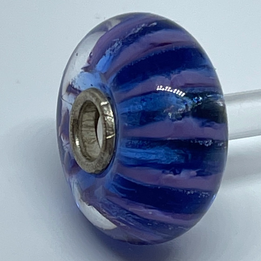 Trollbeads Violet Stripe
